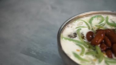 Cendol, kayrak arka plan ile Malezya geleneksel tatlı yakın çekim görüntüleri