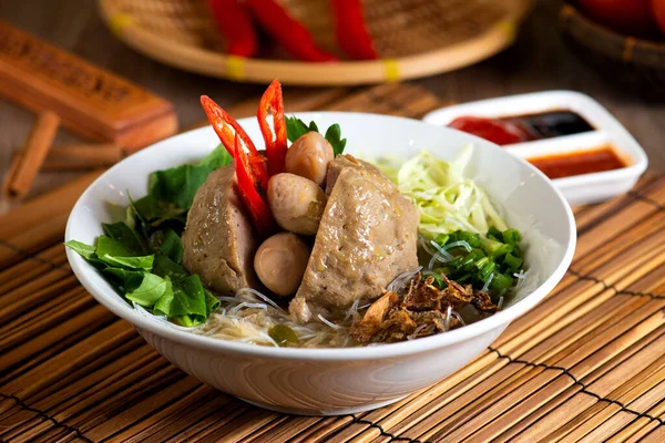 Close Shot Bakso Indonesian Meatball Served Soup Noodl — Stock Photo, Image