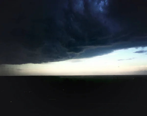 Vue Panoramique Ciel Orageux Sombre Avec Ciel Clair Horizon — Photo