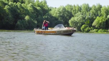 Bir bilim adamı alarak örnek su Gölü