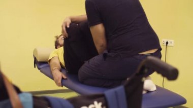 Doktor yardım sporcu Rehabilitasyon Merkezi'nde devre dışı