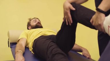 Doktor yardım sporcu Rehabilitasyon Merkezi'nde devre dışı