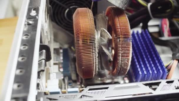 먼지에서 청소 컴퓨터 시스템 — 비디오