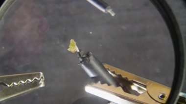 Erkek lehim teli eller