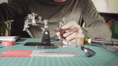 Erkek lehim teli eller