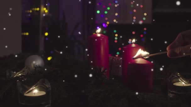 Animation Glucky - С Новым годом по-немецки, белыми буквами и красными свечами — стоковое видео