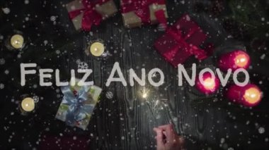 Animasyon Feliz Ano Novo 2019 Mutlu yıllar Portekizce, kadın eli maytap tutuyor