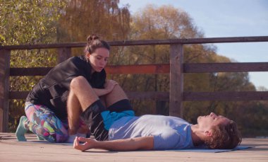 Bir adam için kadının yapması germe egzersizleri