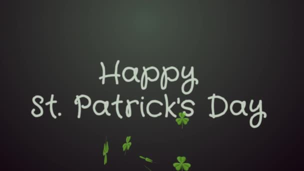 Joyeuse Saint Patricks Day. Feuilles de trèfle sur fond noir — Video