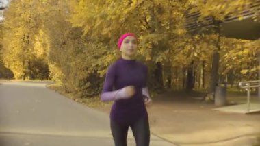 Yol boyunca çalışan genç sporcumuz