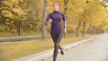 Yol boyunca çalışan genç sporcumuz