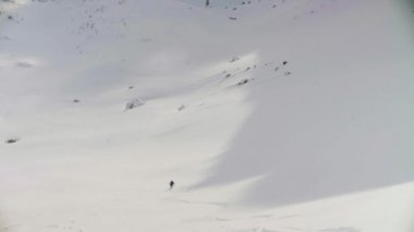 Freeride Sibirya'da. Dağdan kişini
