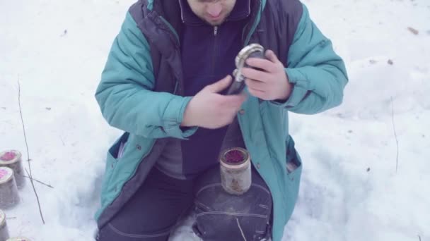 Ecologist closing jars with soil samples — Stock Video