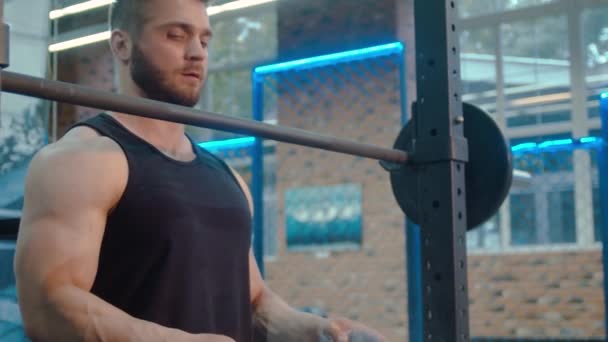 Athlete Lifting Barbell — Stock Video