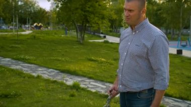 Elinde zincir olan saldırgan haydut