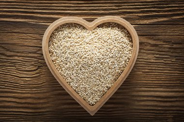 Sağlıklı kinoa - glütensiz tohumlar