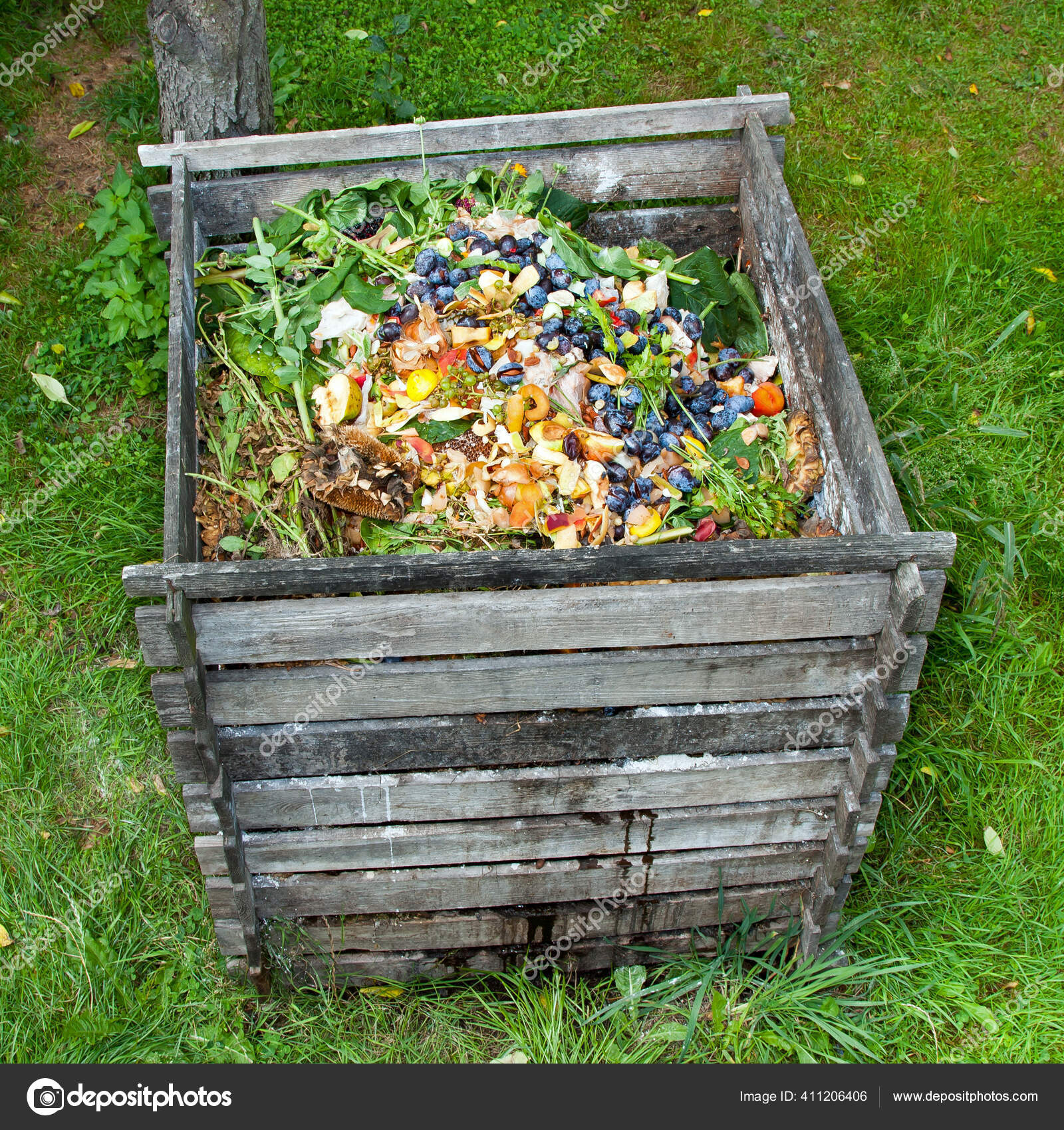 Compost Bin Garden Composting Pile Rotting Kitchen Fruits Vegetable