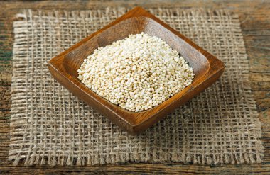 Sağlıklı kinoa - glütensiz tohumlar