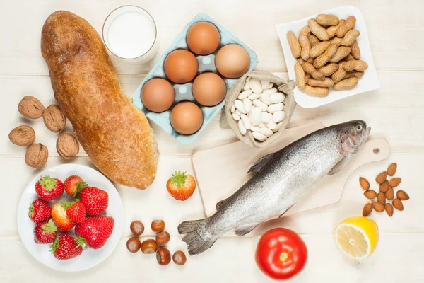 Conceito Alimento Alérgico Comida Mesa Madeira — Fotografia de Stock