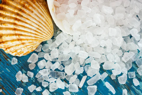 Sea Salt Crystals Shell Old Painted Board Background — Stock Photo, Image