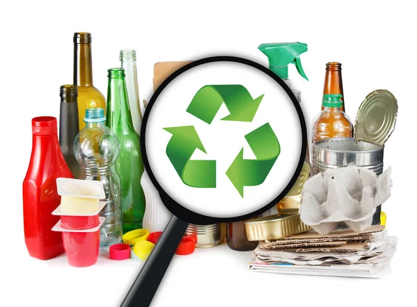 Hommes Recherche Symbole Recyclage Sur Les Déchets Plastiques Photos De Stock Libres De Droits