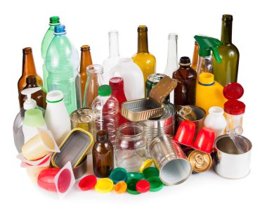 Yeniden kullanılabilir atıklar. Ayrımcı metal, plastik ve cam.