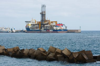 LAS PALMAS, Kanada Adaları - 10 Ekim 2016. Stena Matkap limanda. STENA DRILLMAX (IMO: 9364942, MMSI: 235060864), Birleşik Krallık 'ta bulunan bir sondaj birimidir.