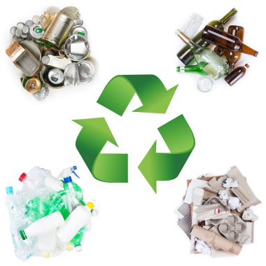 Geri dönüşüm konsepti. Geri dönüşüm için çöp seçimi. Beyaz zemin üzerinde ayrık metal, plastik, kağıt ve cam.