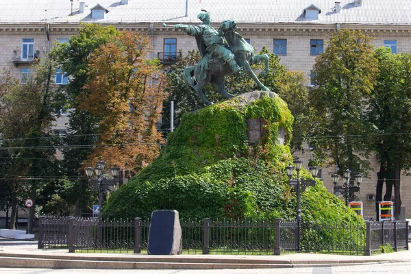 Lugares Interés Famosos Kiev Estatua Bogdan Khmelnitsky Plaza Sofiyvska Catedral — Foto de Stock