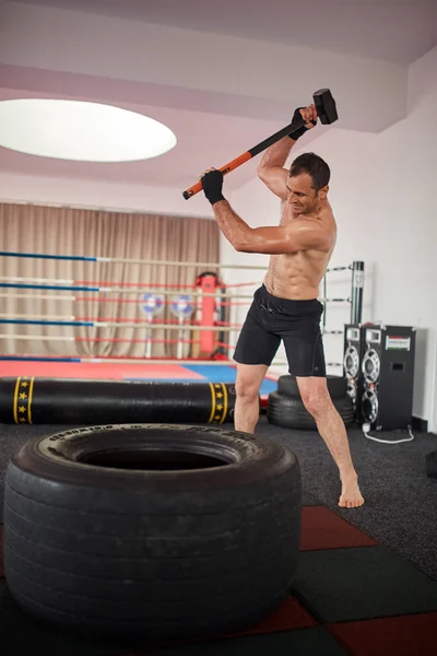 Boxer Training Sledgehammer Big Tyre Gym — Stock Photo, Image