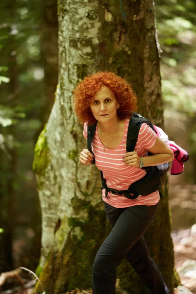 Curly Redhead Woman Hiking Trail Mountains — Stock Photo, Image