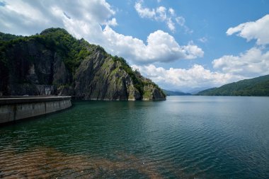fagaras vidraru Baraj Gölü ile Romanya dağlar manzara