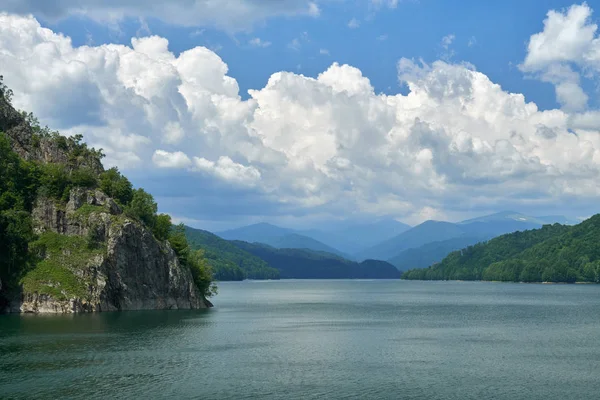 Paisaje Con Represa Vidraru Lago Las Montañas Fagaras Rumania —  Fotos de Stock