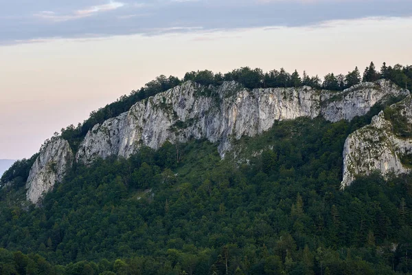Vue Panoramique Sur Les Montagnes Calcaires Couvertes Forêts Feuillus — Photo