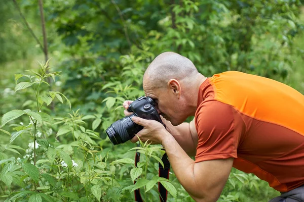 Fotógrafo Disparando Macro Escena Aire Libre Bosque —  Fotos de Stock