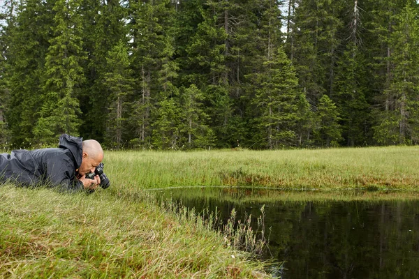 Photographe Prise Vue Macro Scène Plein Air Dans Forêt — Photo