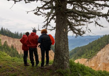 İnsanlar Rusty Pit zam Apuseni doğal rezerv, Romanya