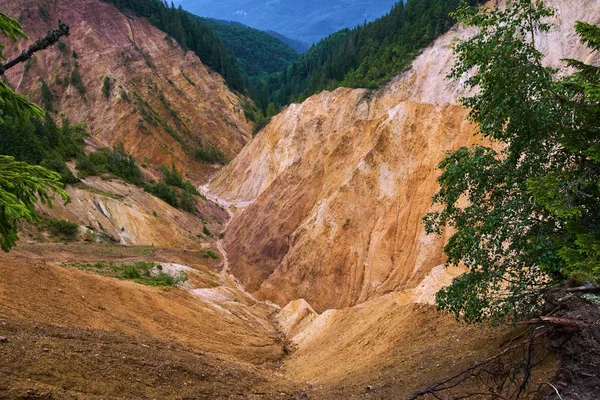 Scenic View Erosion Ruginoasa Pit Apuseni Mountains Romania — Stock Photo, Image