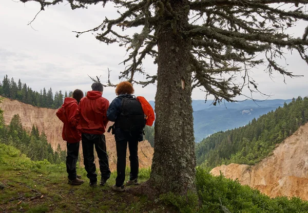 İnsanlar Rusty Pit zam Apuseni doğal rezerv, Romanya