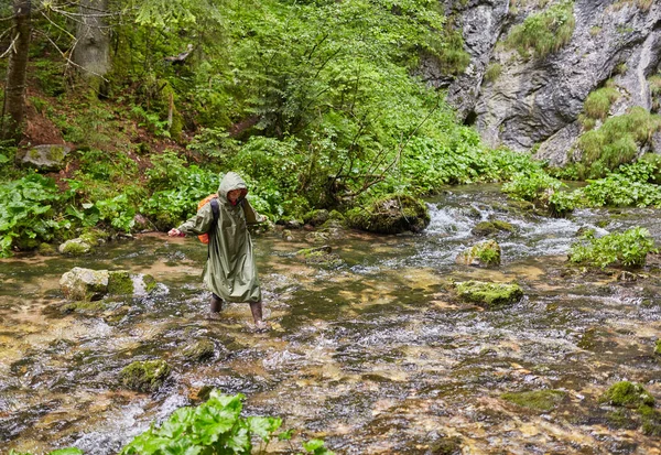 Hiker Lady Backpack Trail Crossing River — Stock Photo, Image