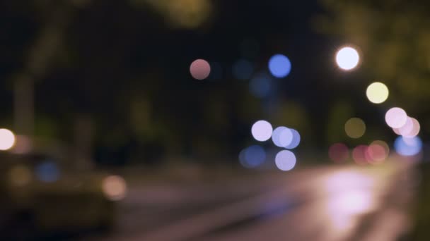 Otomobil Trafik Işıkları Ile Gece Karayolu Bulanık Görünüm — Stok video