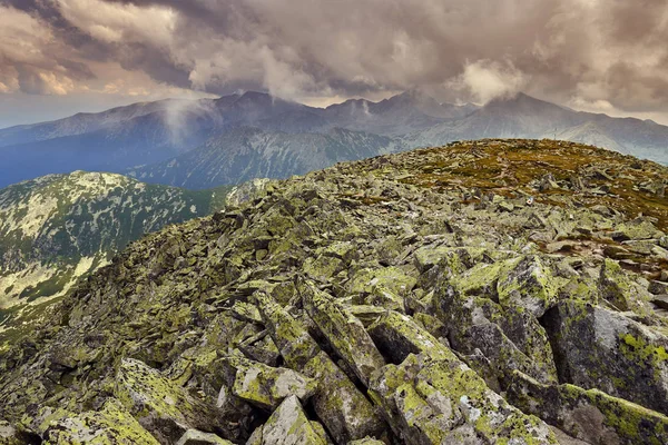 Paisagem Com Altas Montanhas Rochosas Verão — Fotografia de Stock