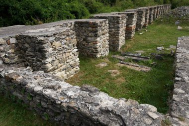 Bir arkeoloji kazı antik Roma kale Harabeleri