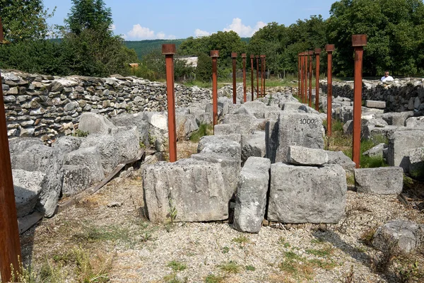 Ruiny Starożytnej Twierdzy Rzymskiej Wykopaliskach Archeologii — Zdjęcie stockowe