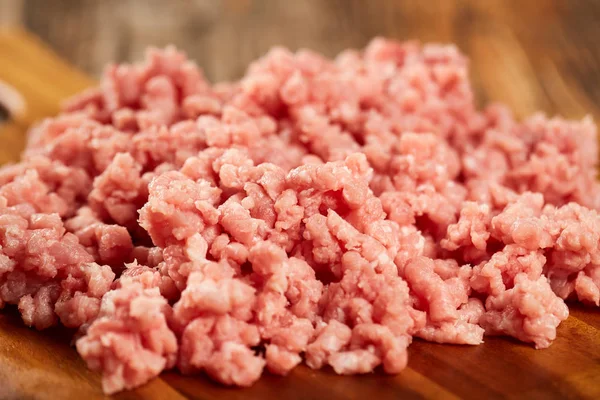 Closeup Minced Pork Meat Wooden Board — Stock Photo, Image