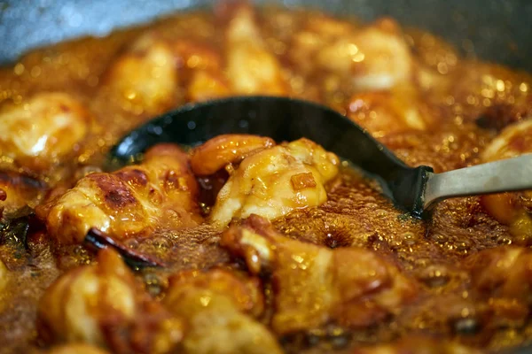 Closeup Caramelized Chicken Wings Wok Cooking Thai Recipe — Stock Photo, Image