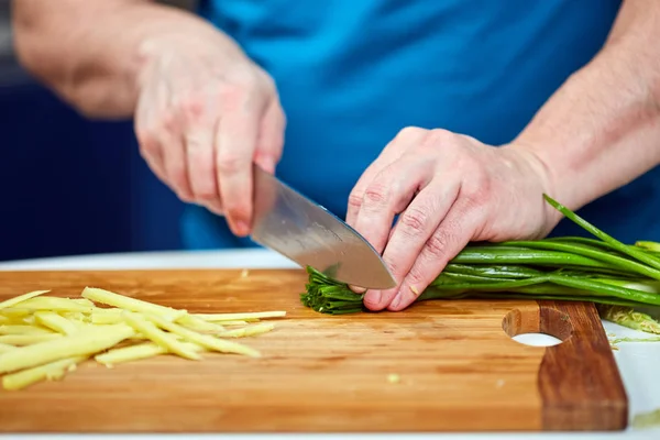 Man Chopping Spring Onions Wooden Board Closeup Shot — Stock Photo, Image