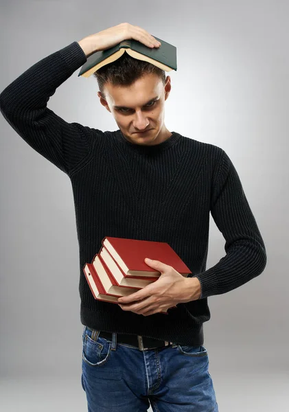 Studente Con Una Pila Libri Infelice Volume Lavoro Che Deve — Foto Stock