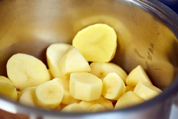 Pommes Terre Fraîches Pelées Tranchées Dans Bol — Photo