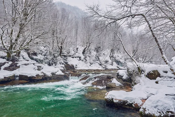 Nehir Kış Masmavi Sularına Ile — Stok fotoğraf